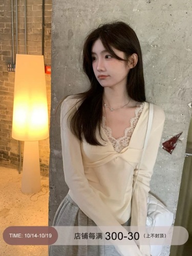 Celebrities Hall Lazy Style Sweater Women's Autumn and Winter 2024 New High-end V-neck Pullover Retro Lace Sweater