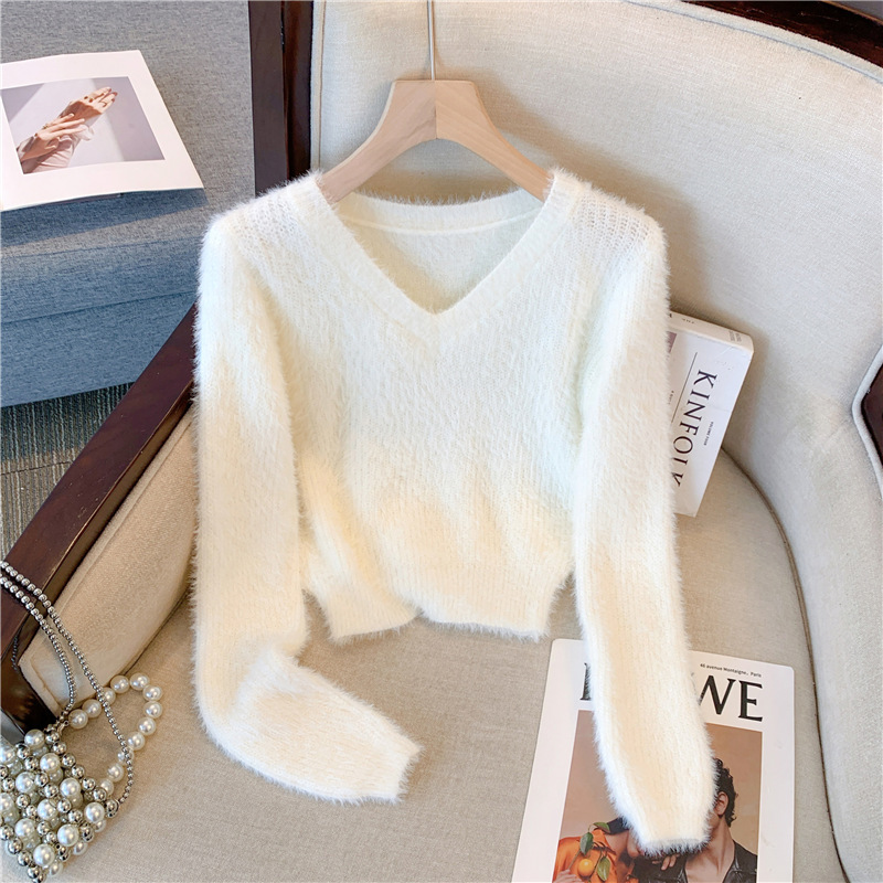 Soft waxy V-neck sweater for women in autumn and winter, short slim-fitting knitted bottoming shirt, elegant long-sleeved top