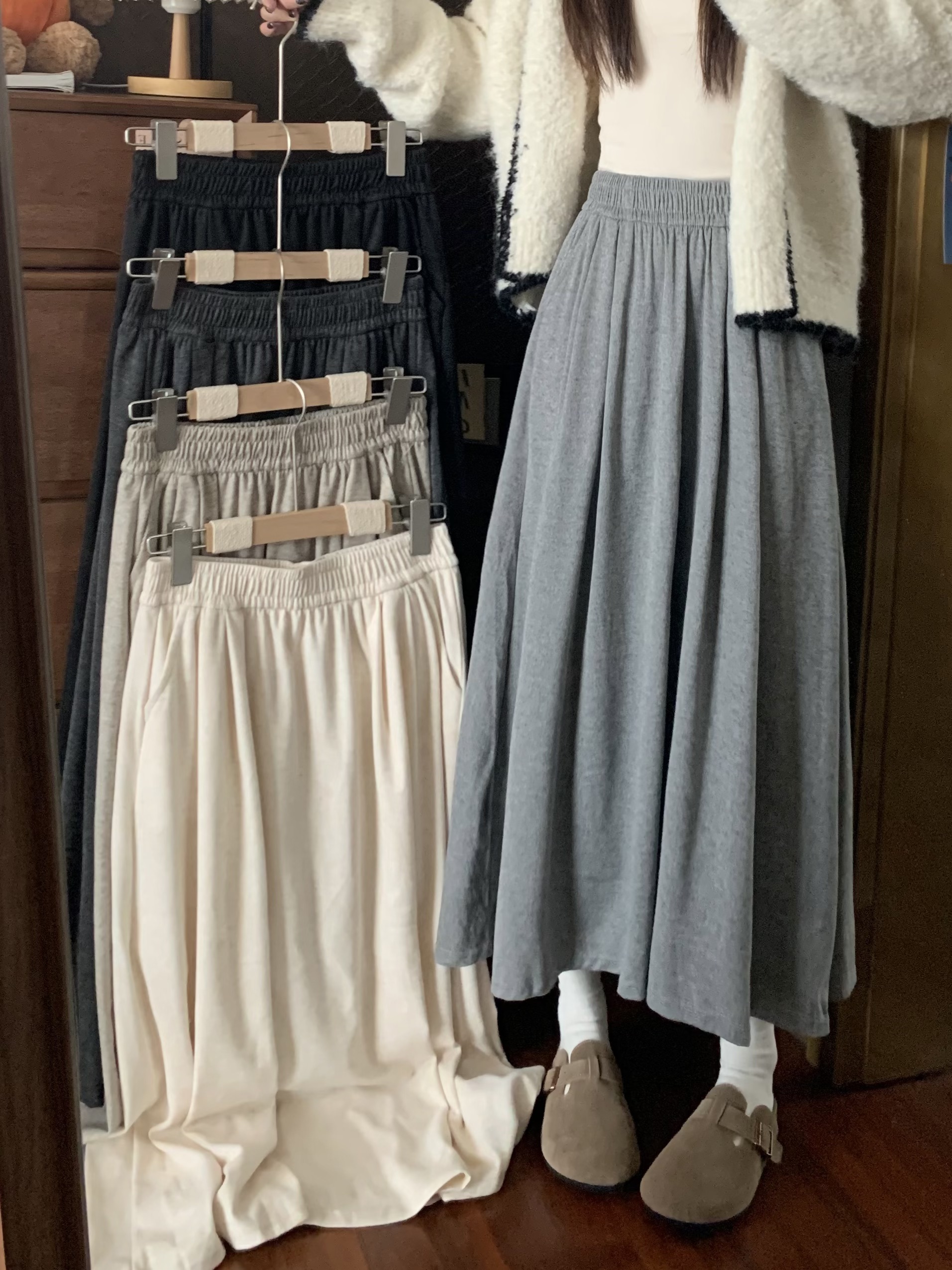 Photographed Autumn/Winter High-Waist Slimming Glutinous Rice Half-Skirt with Large Train Casual Relaxed Style Versatile Gray Half-Skirt