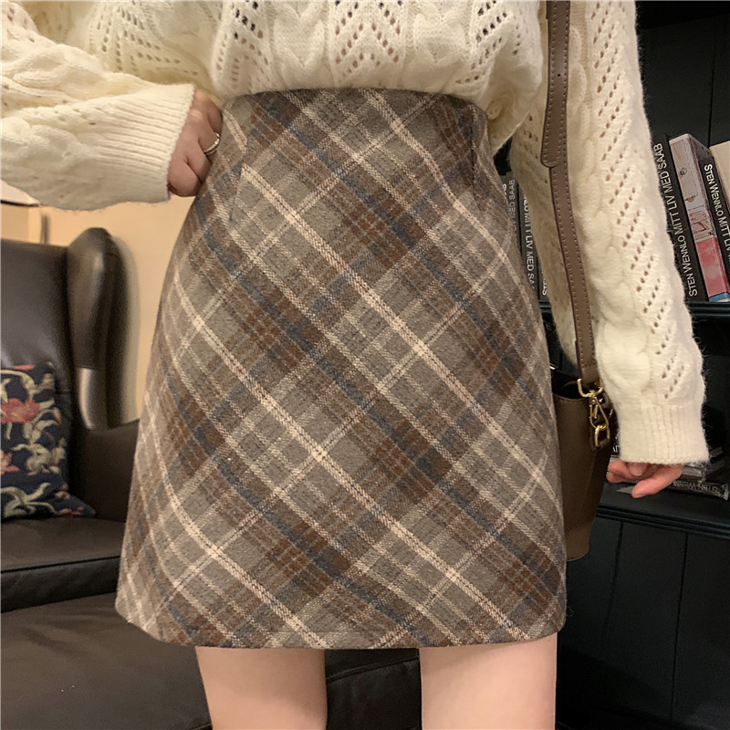~Autumn and winter Korean style woolen retro high-waist chic warm diagonal hip A-line skirt