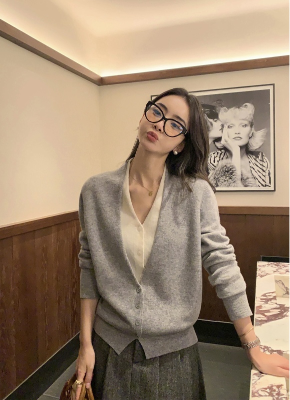 Fake two-piece v-neck knitted cardigan for women 100% wool high-end and elegant sweater jacket top