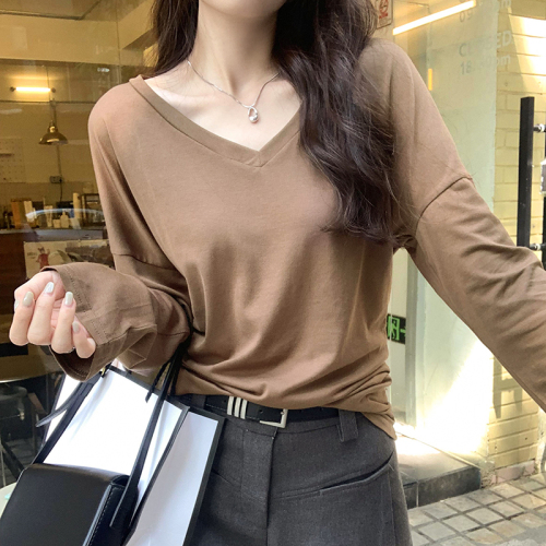 Actual pictures of lazy style straight mid-length T-shirt for women in autumn Korean style V-neck casual fashion versatile collarbone top