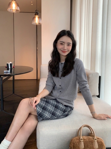 Black round neck knitted cardigan for women's outer wear spring and autumn Korean style loose slimming sweater top