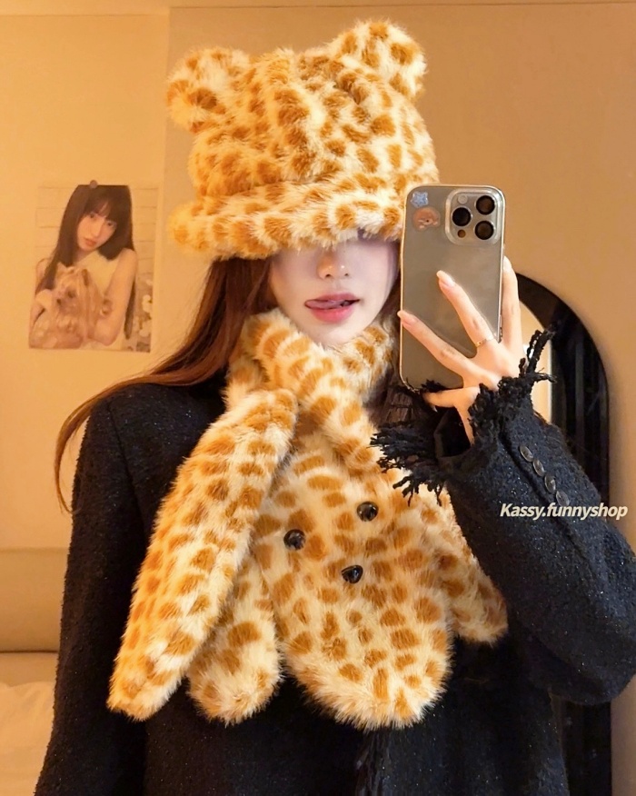 Photographed~ Cute little bear ears fluffy fisherman hat neck warmer for warmth and warmth cartoon scarf
