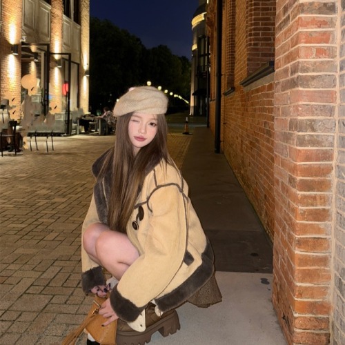 Real shot of high-end fashionable retro fur one-piece jacket winter new Korean style suede thickened top trendy