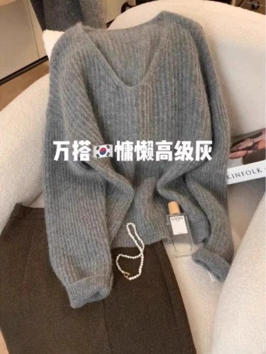 Cashmere High-End Soft and Silky Grey V-Neck Sweater for Women - Autumn/Winter 2024 Loose and Lazy Style Top Layer