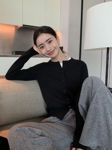 Black round neck knitted cardigan for women's outer wear spring and autumn Korean style loose slimming sweater top