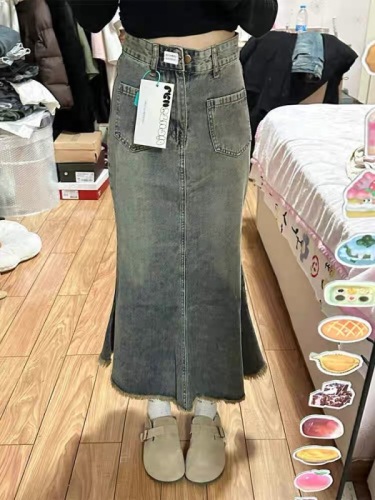 Retro mid-length denim skirt for women summer new high-waisted A-line skirt raw edge fishtail hip skirt