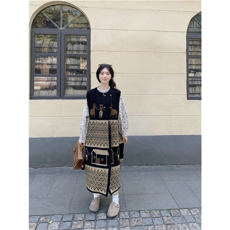 Retro floral cotton and linen shirt, large jacquard knitted vest, embroidered skirt
