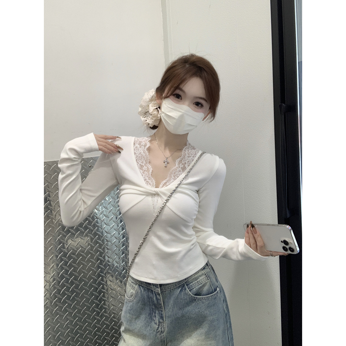 Actual shot of autumn and winter Korean style pure desire lace splicing v-neck twisted cashmere long-sleeved bottoming top T-shirt for women