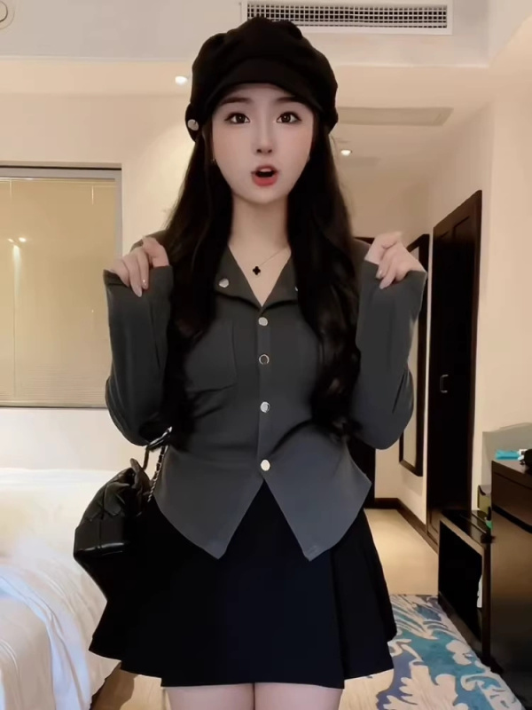 Large size design sense slim knitted T-shirt autumn and winter new fat mm cover the flesh and look slim chic right shoulder bottoming top for women
