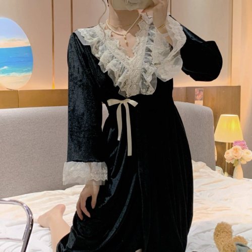 Palace style V-neck lace gold velvet pajamas sweet princess style home wear set