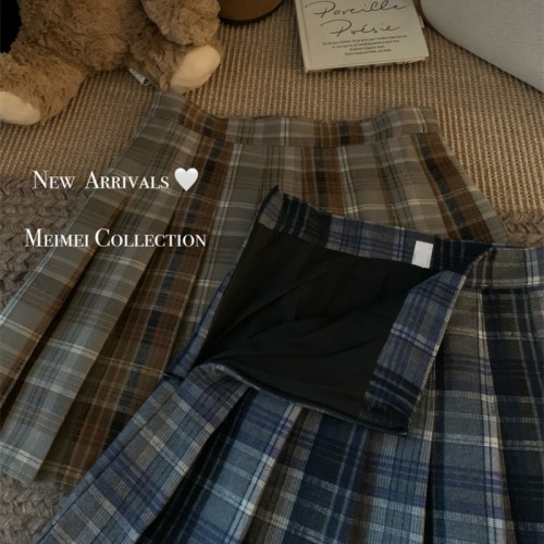 Real shot of college style patterned woolen pleated skirt, retro A-line skirt, fat mm slimming skirt