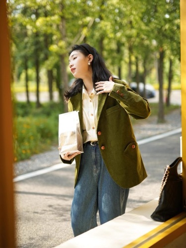 集沐菲比的西装 复古绿色灯芯绒西装女秋冬宽松小西服外套