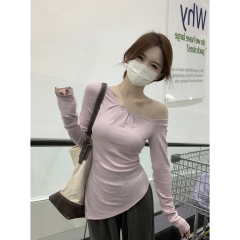 Actual shot of autumn and winter Korean version of Pure Desire with irregular pleated sloping shoulders, slimming long sleeves and T-shirt tops for women