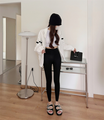 Autumn shark pants outer wear high-waisted hip-lifting nine-point Barbie pants tight yoga leggings