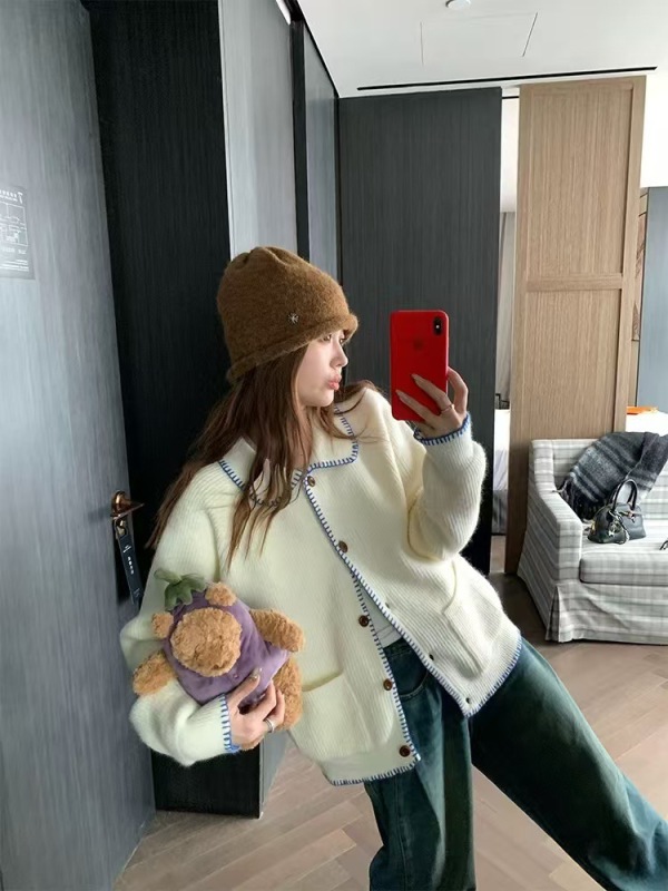 Berlin late autumn design contrasting color special embroidered doll collar sweater jacket