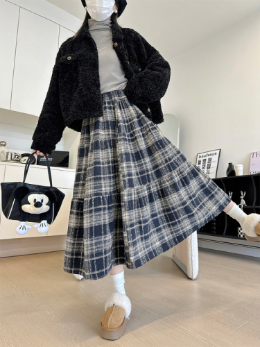 Plaid skirt women's spring, autumn and winter 2024 new high-waisted a-line slimming medium-length cake skirt woolen skirt