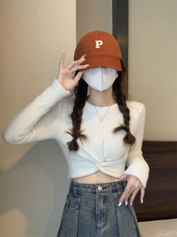 Sweet and Spicy Design Round Neck Twist Slim Fit Navel Exposed Long Sleeve Cropped Top