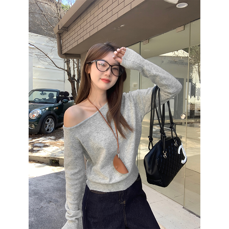 Real shot of lazy style off-shoulder loose knit sweater women's autumn Korean chic temperament off-shoulder top 