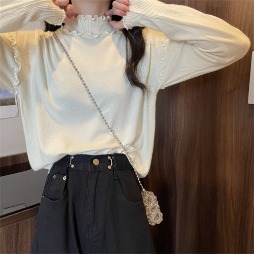 New versatile and stylish high-necked earring top with white knitted bottoming shirt for women