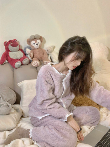 Romantic aromatherapy purple flannel winter home wear thickened pajamas set