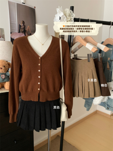 Real shot of winter corduroy high-waisted skirt for women, hot girl short skirt, slimming pleated skirt with lining