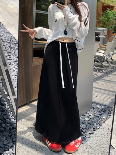 Real shot of lazy style gray casual skirt for women, high waist slit, hip-covering straight skirt, drapey mid-length skirt, guard skirt