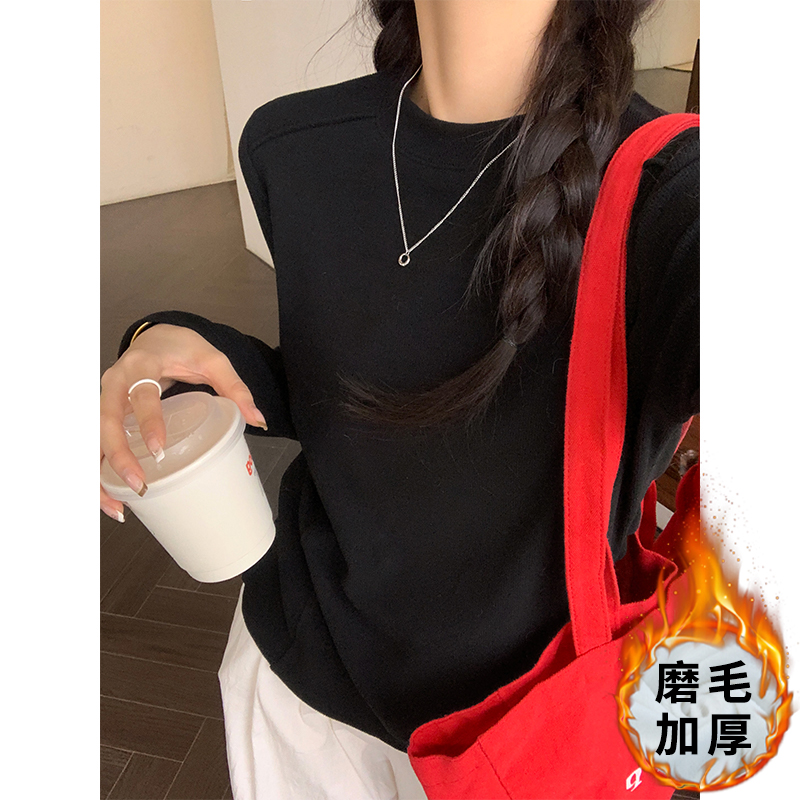 Real shot of round neck, right shoulder, brushed long-sleeved bottoming shirt for women, autumn and winter design, herringbone line, waist-cinching inner top