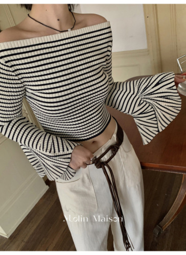 Three-dimensional pit stripe one-line collar design knitted sweater with irregular bell sleeves and short waisted top