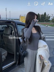 Herringbone line long-sleeved t-shirt for women spring and autumn new inner U-neck bottoming shirt slim short top