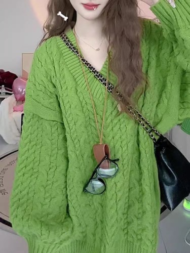 Relaxing, lazy and chic V-neck green sweater sweater for women 2024 autumn loose and simple new top