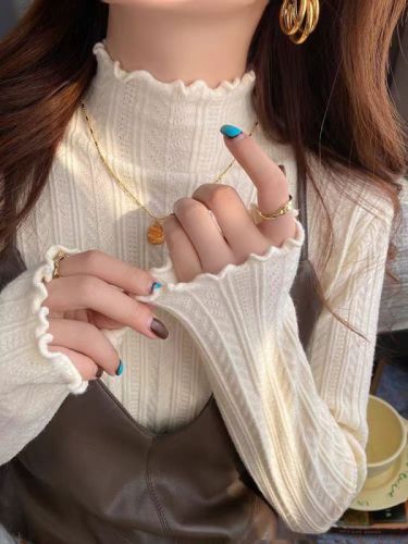 White bottoming shirt for women in autumn and winter, 2024 new style half turtleneck earring knitted sweater, mid-collar long-sleeved sweater