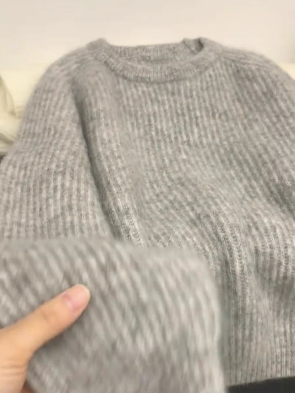 Japanese soft and waxy high-end gray raccoon velvet sweater for women in autumn and winter loose lazy style thickened inner sweater