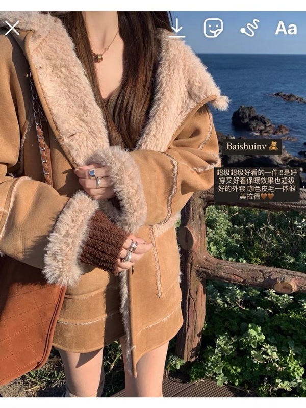 Retro Maillard fur one-piece short coat for women winter eco-friendly fur splicing hooded top