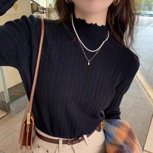 White bottoming shirt for women in autumn and winter, 2024 new style half turtleneck earring knitted sweater, mid-collar long-sleeved sweater