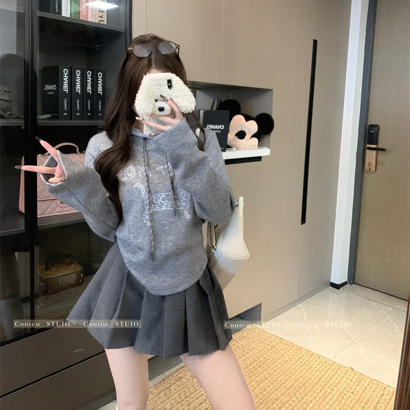 Autumn and winter new Korean version of alphabet cartoon heavy industry embroidered cashmere hooded long-sleeved top sweatshirt for women real shot
