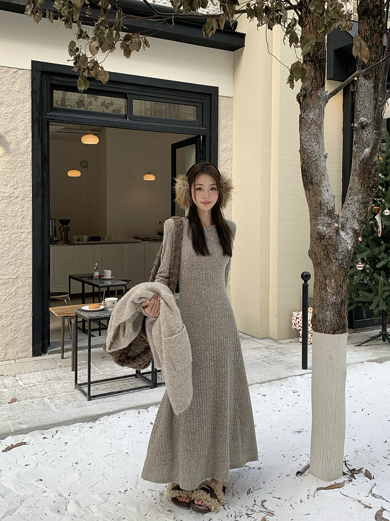Actual shot of three standards, lazy style, simple and versatile, waist-slimming A-line skirt, winter bottoming dress