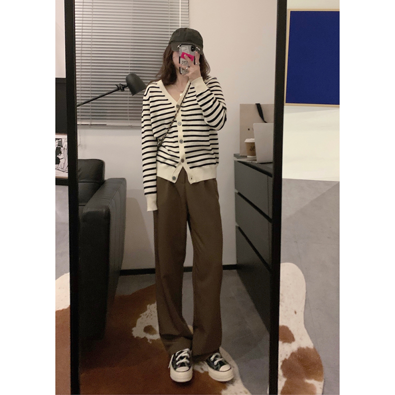 Classic striped layering, soft and waxy V-neck striped knitted cardigan small jacket that can be worn alone