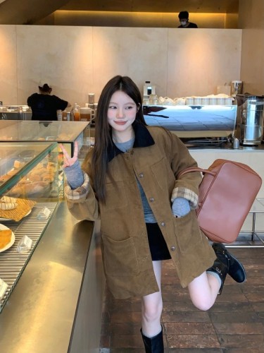 Actual shot of autumn and winter high-end retro corduroy contrast color POLO collar jacket for women