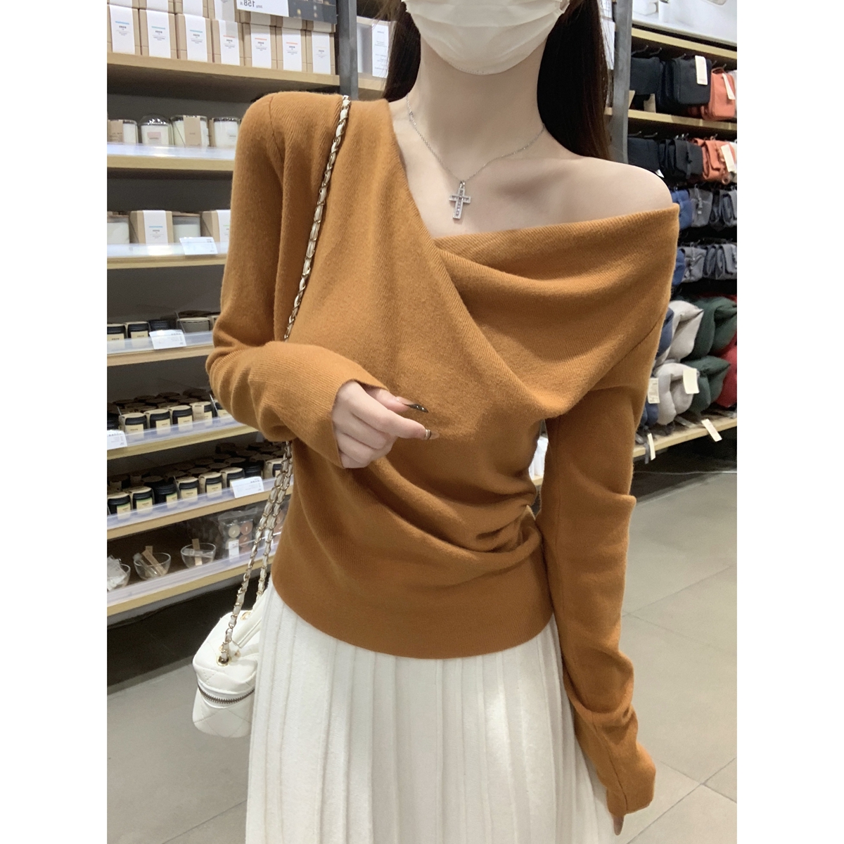 Actual shot of autumn and winter Korean style gentle swung collar design Andy velvet sweater long-sleeved bottoming sweater top for women