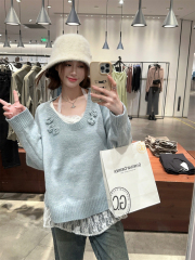 Actual shot~ Design niche U-neck loose long-sleeved sweater + halterneck spliced ​​lace T-shirt inside