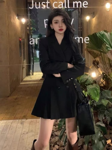 Black skirt autumn 2024 new style waist slimming design double-breasted pleated suit dress