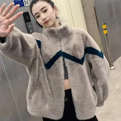 2024 winter new women's fur integrated fur coat stand collar rabbit fur coat lamb hair short plus velvet thickening