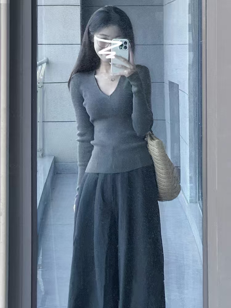 Knitted V-neck versatile fashion model for simple ladies