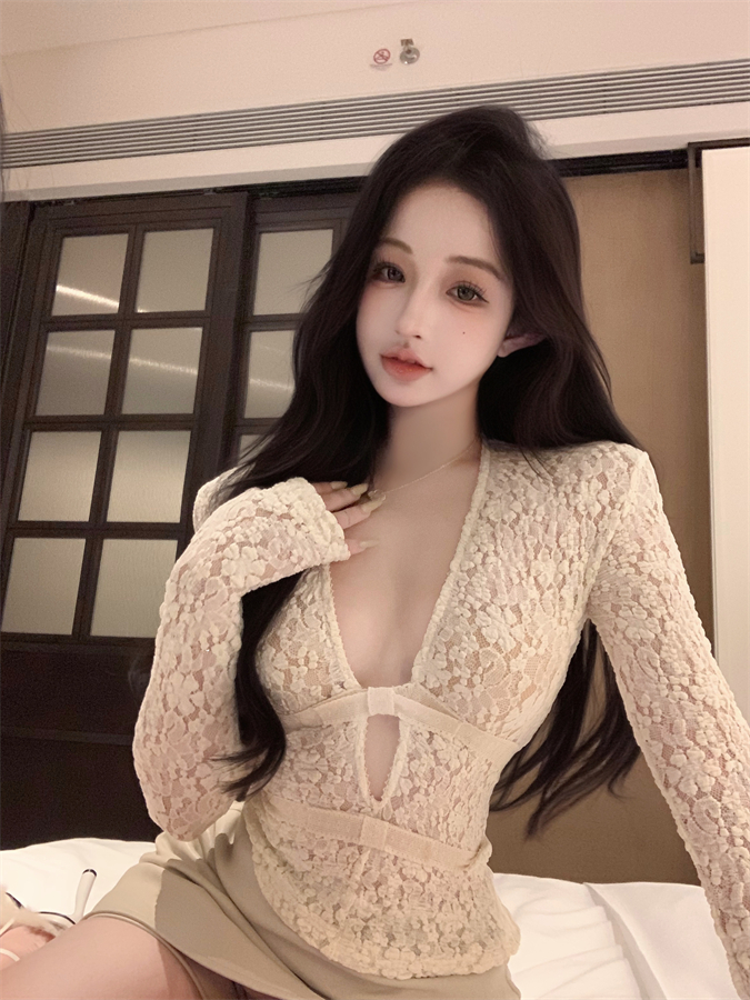 Real shooting sexy pure desire tight deep V bow tie strap design sense inner layer stack lace bottom shirt 