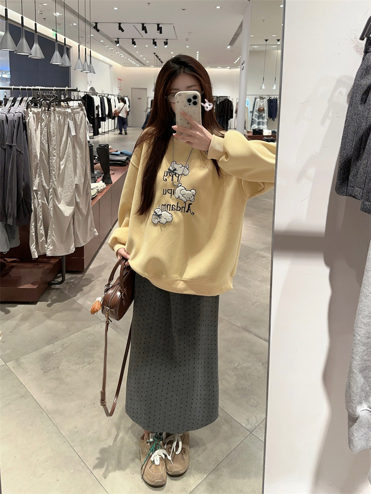 Shot~ Plus-size butter dog embroidery loose lazy turtleneck sweatshirt + miu-style polka dot midi dress