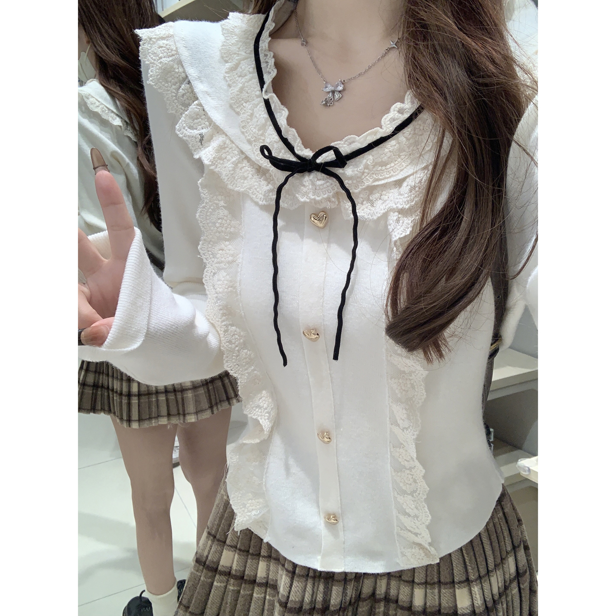 Real shot of autumn and winter Korean version of sweet ruffle collar lace andy velvet sweater long-sleeved bottoming sweater for women