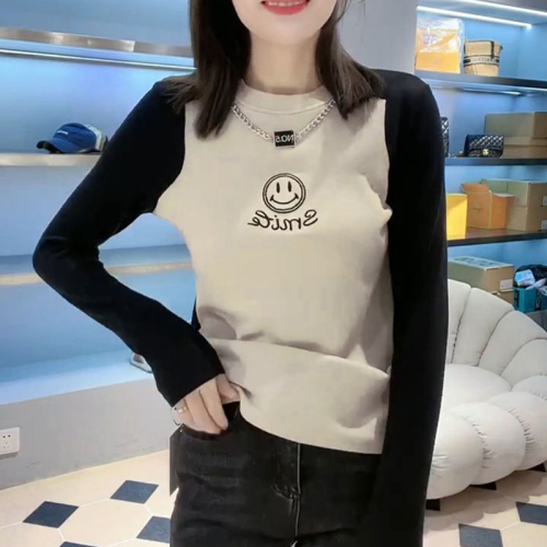 2024 Autumn and Winter New Round Neck German Velvet Bottoming Shirt Women's Color Matching Fashion Smiling Face Long Sleeve T-Shirt Embroidered Slim Top