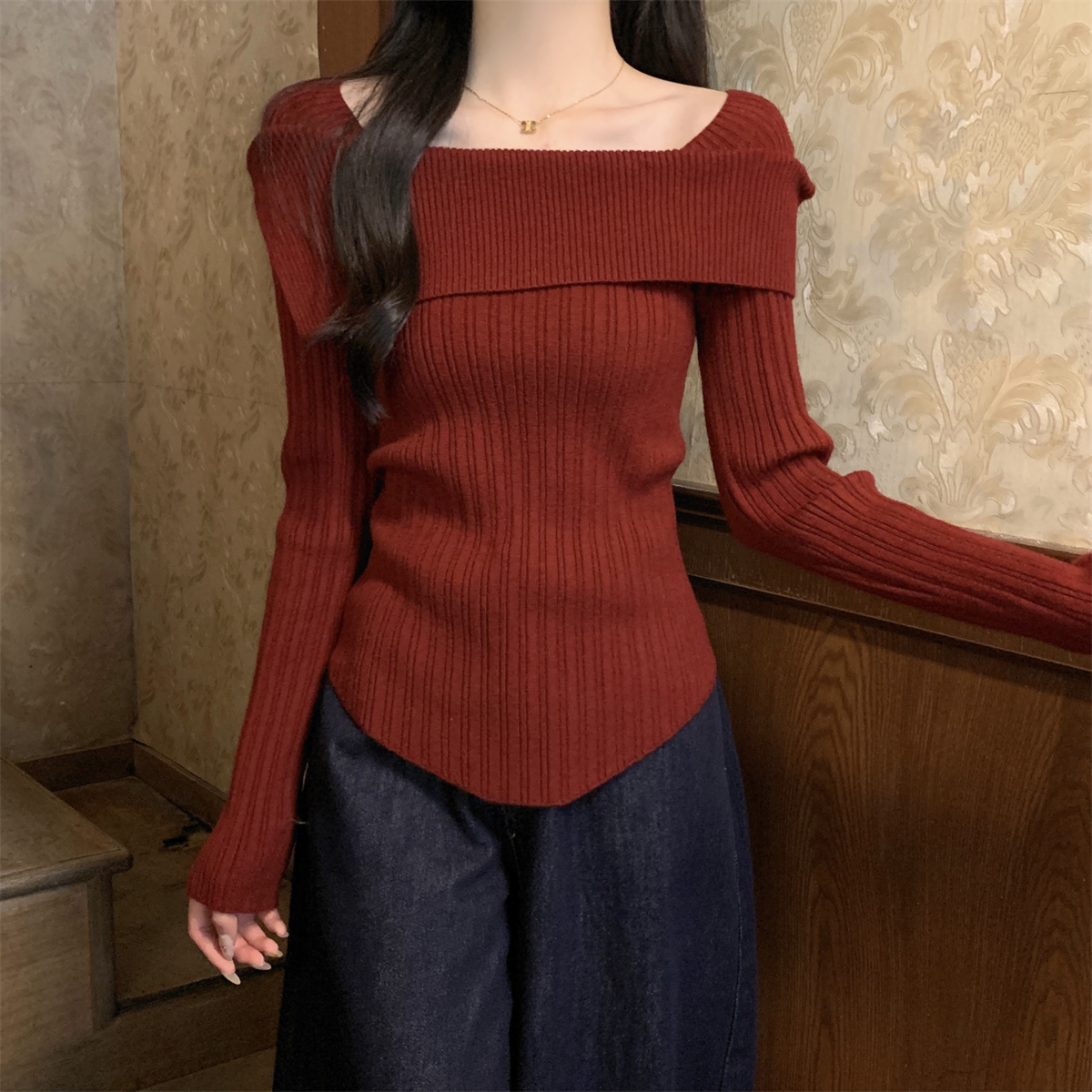 Actual shot of autumn and winter Korean style pure desire one-line collar design Andy velvet thickened sweater bottoming long-sleeved sweater